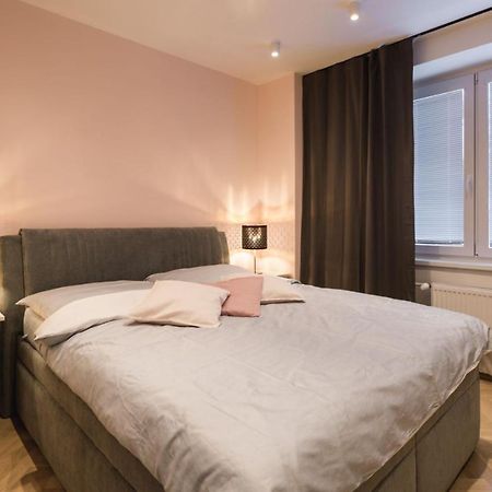 Flexihome Sk - Tolsteho - Free Parking On The Street - 2 Bedrooms كَشّا المظهر الخارجي الصورة