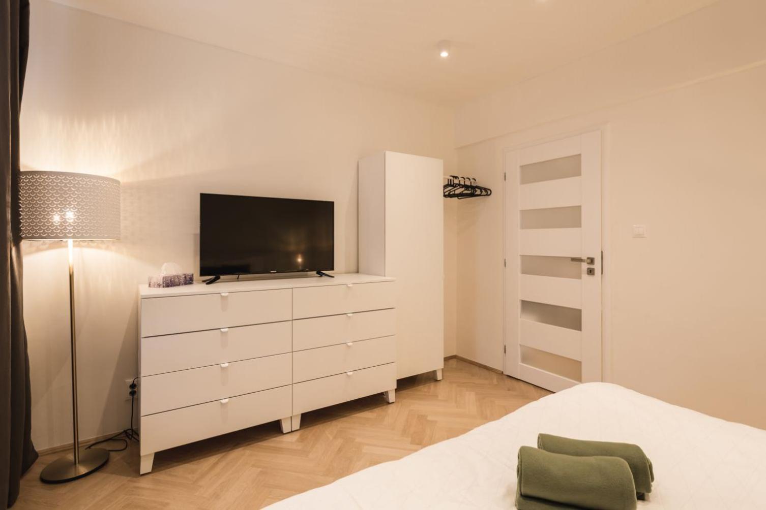 Flexihome Sk - Tolsteho - Free Parking On The Street - 2 Bedrooms كَشّا الغرفة الصورة